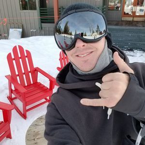 Meet your Posher, Colby